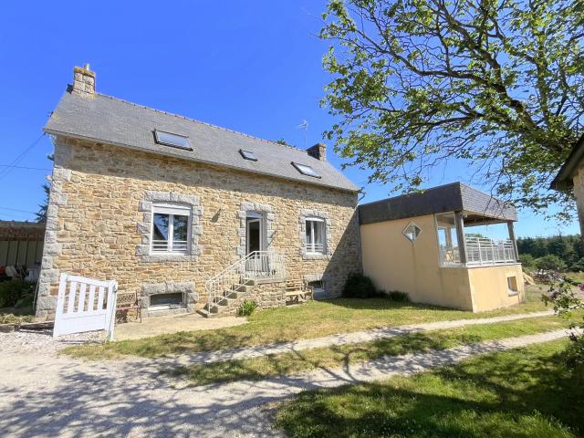 Maison meublée de 4chambres sur PLOUMAGOAR