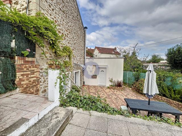 Maison meulière 3 loyers, 0 charge de copro proche gare