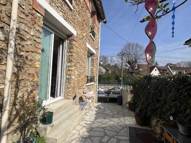 Maison meulière de 4 pièces rénovée avec soins