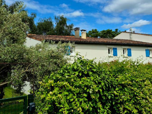 Maison Meursac de 280m² habitable parcelle 2 565m²