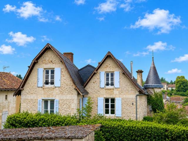 Maison Médiévale avec Tour, Caves et Puits 4 chambres, cou