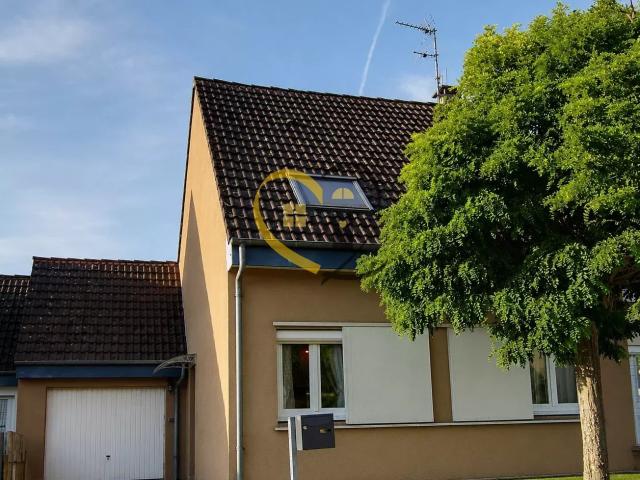 Maison Mehun sur Yèvre 85 m² – 3 chambres – Jardin clos et garage – 122 900 €