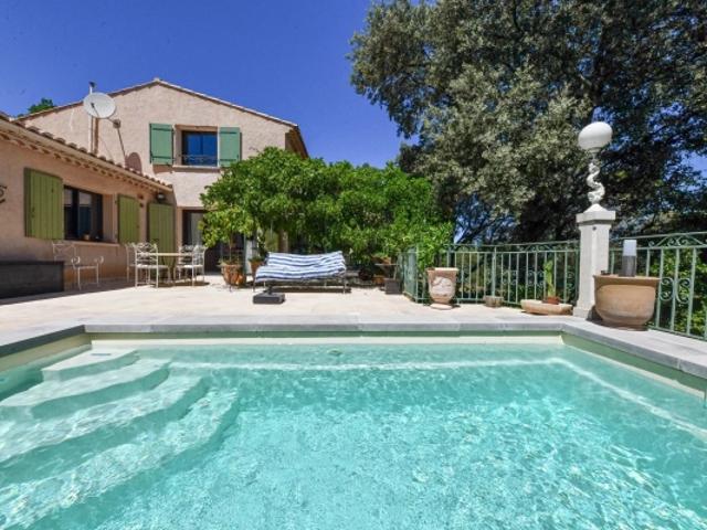 Maison méridionale de 175 m² située à 8 km d'Uzès