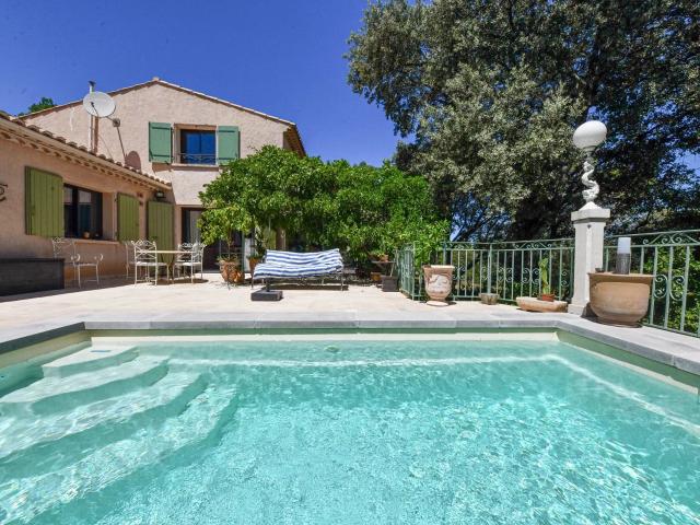 Maison méridionale de 175 m² située à 8 km d'Uzès