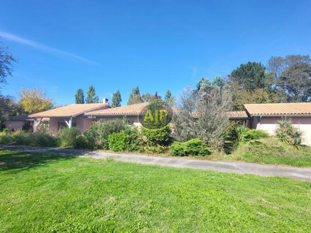 Maison Mérignac 160m² sur terrain 8400m²