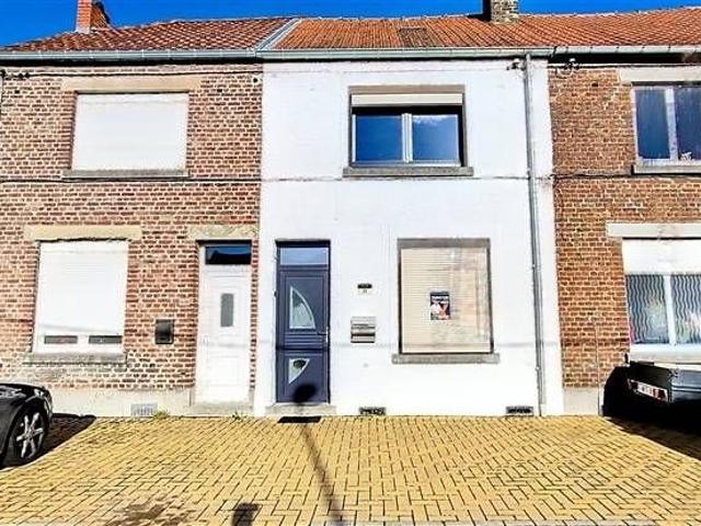 Maison mitoyenne avec 3 chambres et beau jardin