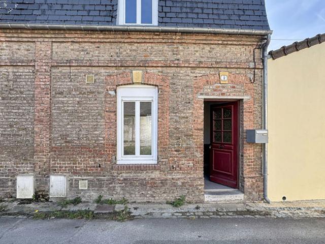 Maison Mitoyenne avec cour idéal investissement ou première