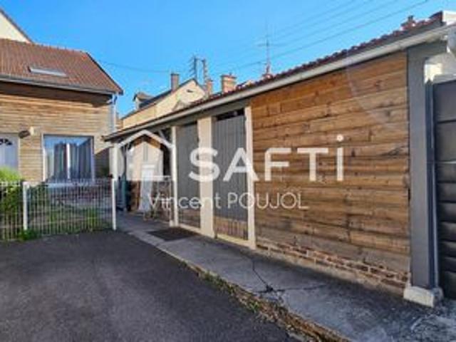 Maison mitoyenne avec terrasse et parking privatif Proche centre ville DPE: C
