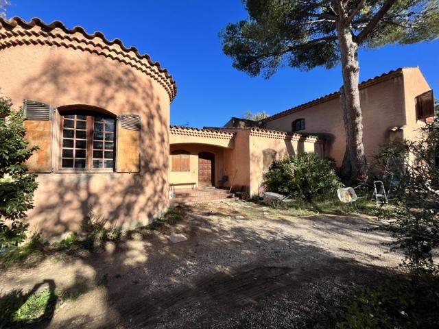 Maison mitoyenne avec potentiel d'agrandissement Quartier