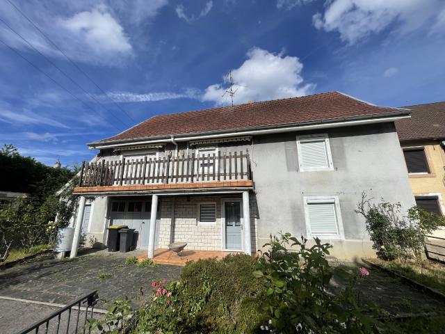 Maison mitoyenne à fort potentiel à Bart