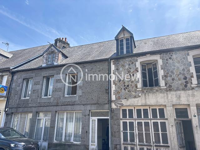 MAISON MITOYENNE A RENOVER 100 M2 SUR TERRAIN 600 M2 ENVIRON EN PLEIN BOURG