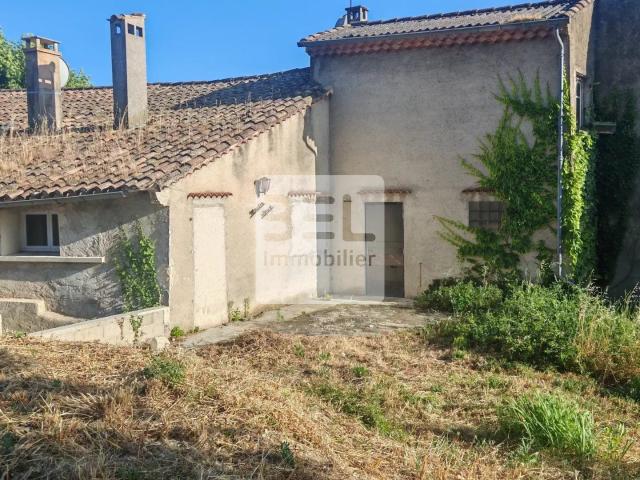 Maison mitoyenne à rénover 100 m² Jardin Parkings 100m² Tulette