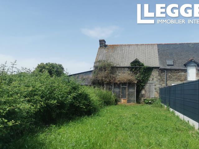 Maison mitoyenne à rénover à Carentoir, près de La Gacilly, Redon et Guer. Plus de détails à venir