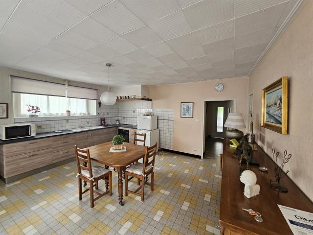 Maison mitoyenne centre de Vercel 164m² Vercel Villedieu le Camp