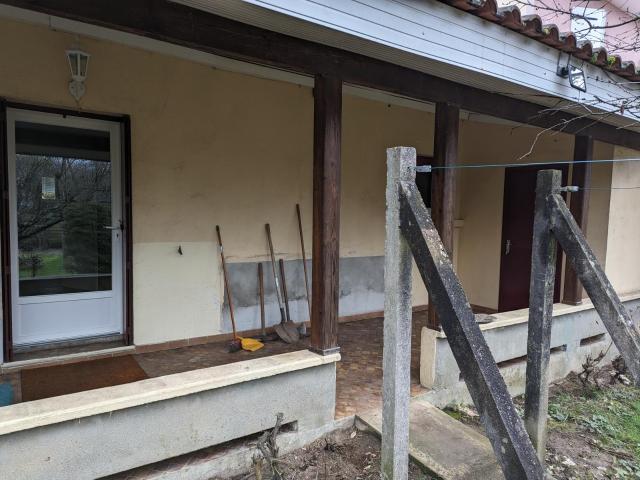 Maison mitoyenne dans impasse proche de tout