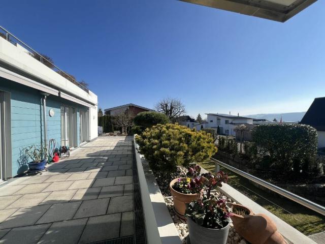 Maison mitoyenne dans un quartier résidentiel absolument ensoleillé et calme avec un nouvel aménagement intérieur | dreamo. Ch