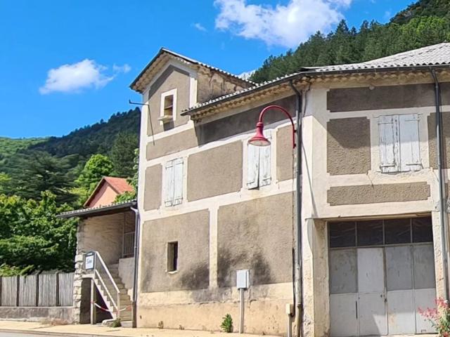 Maison Mitoyenne de village à rénover