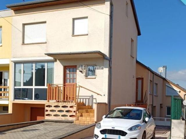 Maison mitoyenne de 186m2 avec une extension adaptée PMR