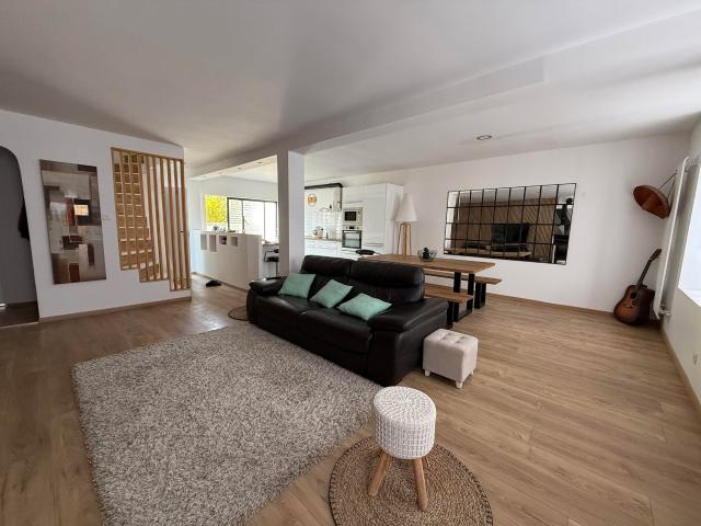Maison mitoyenne des 2 côtés rénovée 3 chambres + suite parentale Nouzonville