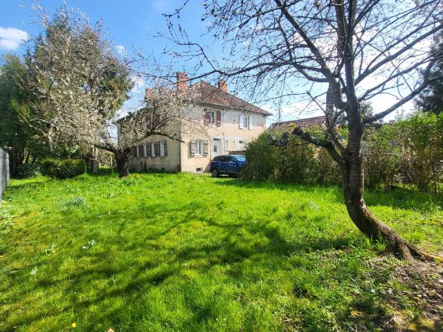 Maison mitoyenne des années m² Idéale pour investissement lo. 148m² Paray le Monial