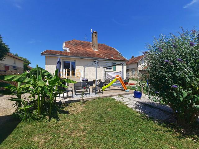 Maison mitoyenne rénovée à Tavaux
