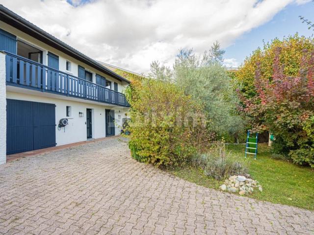 Maison mitoyenne rénovée T6 de 152m2 sur terrain de 550m2!
