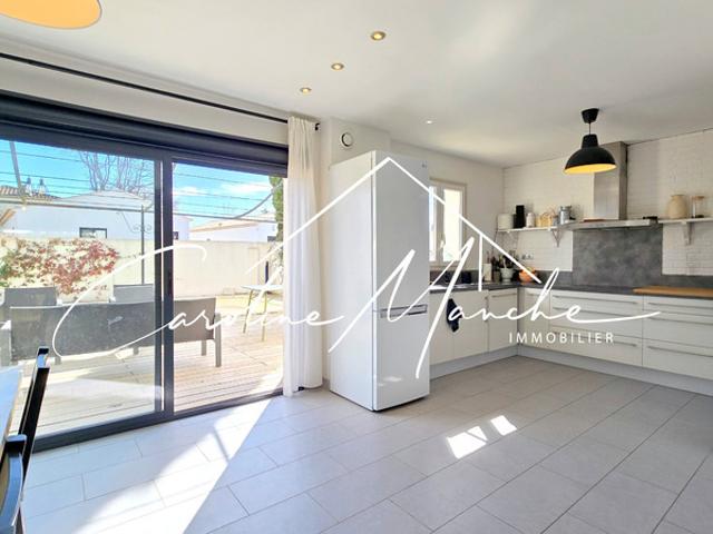 Maison mitoyenne T4/5 de 125m² terrasse, piscine et jardin