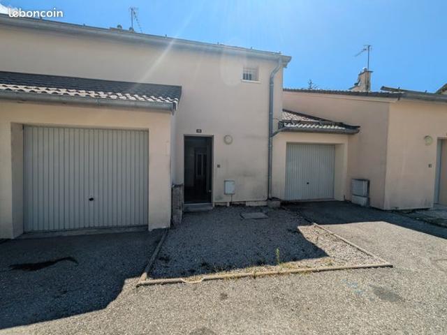 Maison mitoyenne type 4 de 80 m² avec garage quartier Les Chomettes à St Agrève
