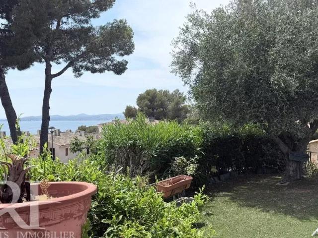 Maison mitoyenne vue mer dans domaine avec piscine et tennis 61m² Saint Raphaël