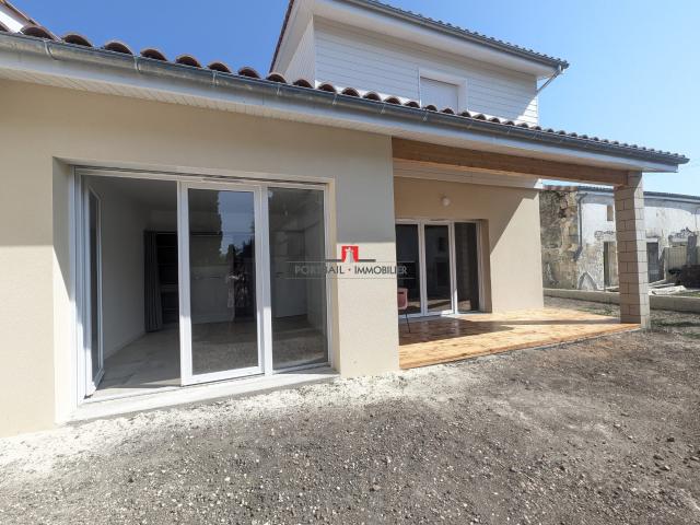Maison mitoyenne 1 côté à louer, 4 pièces Blaye 33390