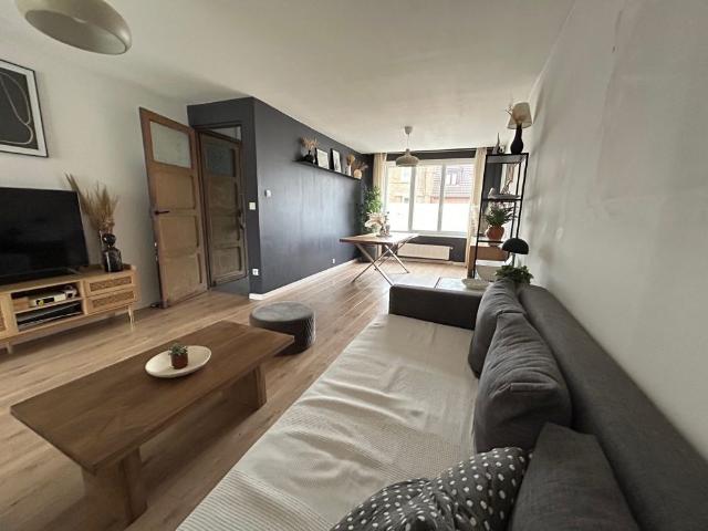 Maison mitoyenne 2 côtés Lille Secteur Lille