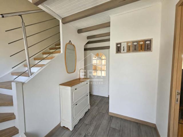 Maison mitoyenne, 3 chambres, jardin, garage, sous sol