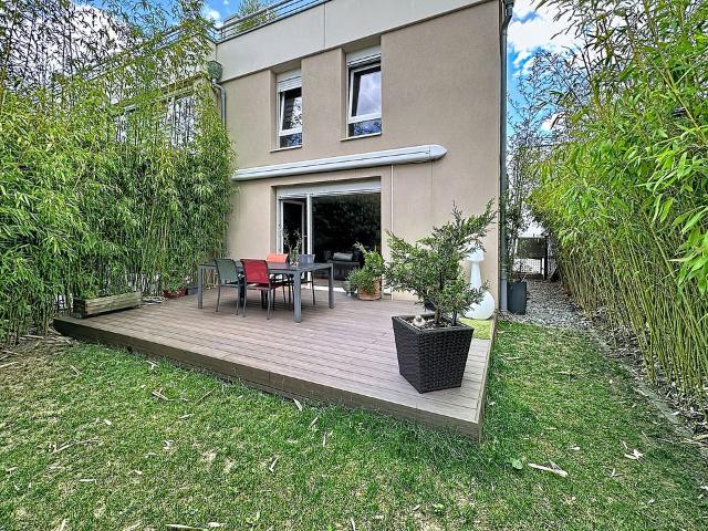 Maison mitoyenne 5 pièces 110 m2 avec jardin