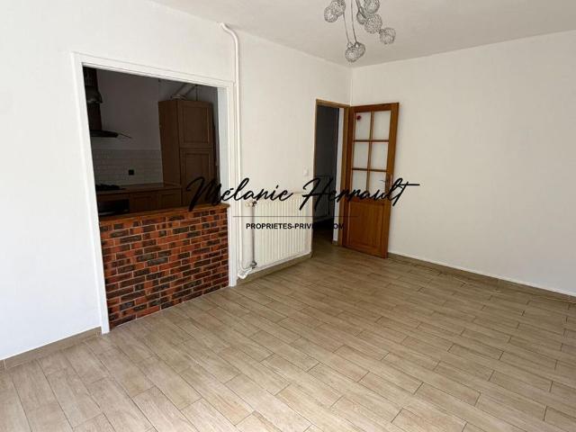 Maison mitoyenne 5 pièces 3 chambres Parigné l'Evêque 72250