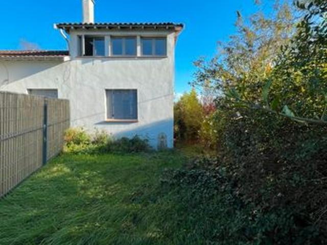 Maison mitoyenne 90m2 sur terrain de 240m2