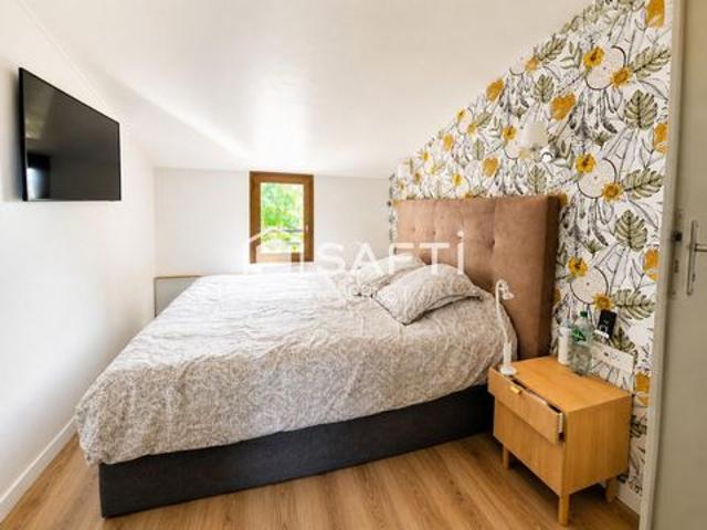 Maison non mitoyenne, beaux volumes