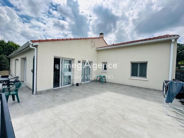 Maison NON MITOYENNE MORTAGNE SUR SEVRE