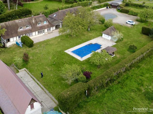 Maison Normande Avec Grand Terrain Et Pisicine 236m² Pont Audemer