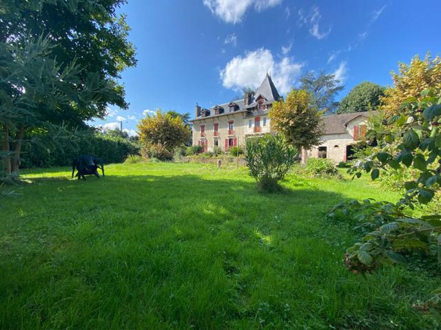 Maison nay 9 pièce s 260 m2