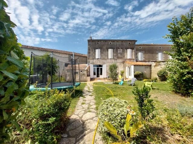 Maison Nancras 9 pièce s 280 m2