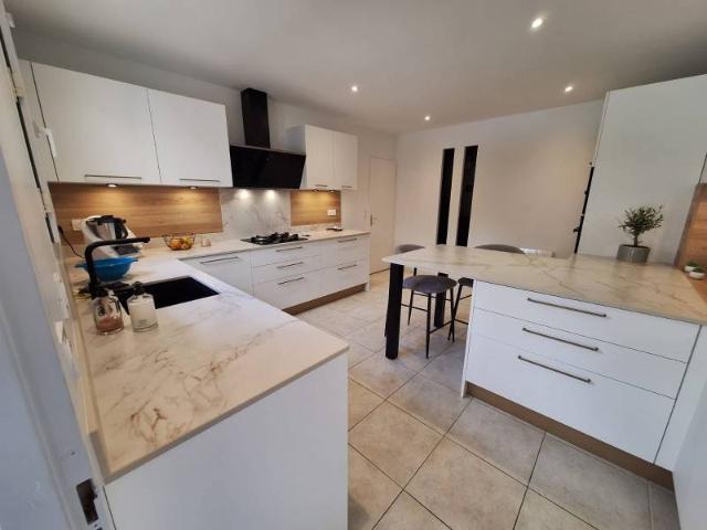 Maison neuve 4 pièces avec extérieur