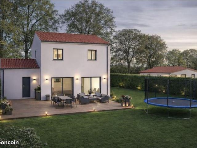Maison neuve 90 m² avec suite parentale, garage et terrain de 374 m² à Martigues dans un secteur recherché proche écoles et commodités