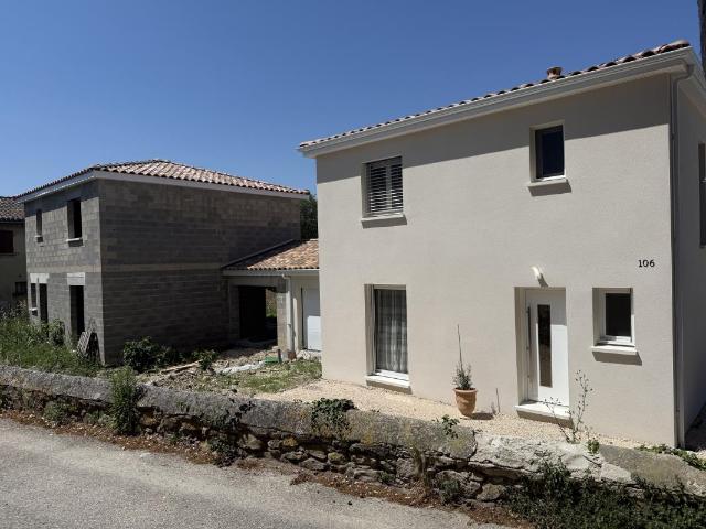 Maison neuve 91 m² + Garage sur terrain de 300 m² – Hors d'eau – 140 000 € – Bollène
