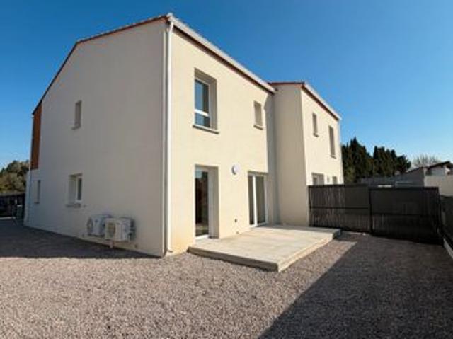 Maison neuve à 5 min de Céret à visiter en cours de construction: Livraison Novembre / Décembre 2026 RE2020 – 15 ans sans payer de taxe foncière –