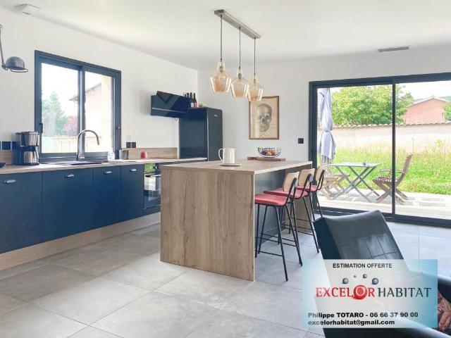 MAISON NEUVE PLAIN PIEDS de 90m2 3 CHAMBRES GARAGE JARDIN TERRAS