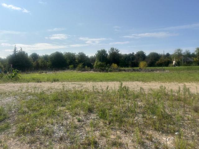 Maison neuve à batir sur un terrain de 300m²