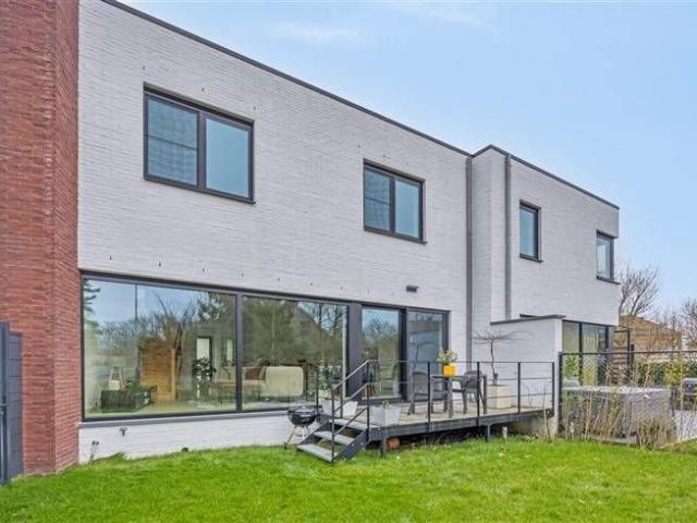 Maison neuve avec 3 chambres + bureau à Dworp