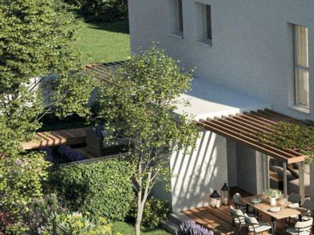 Maison neuve avec jardin et parking sécurisé