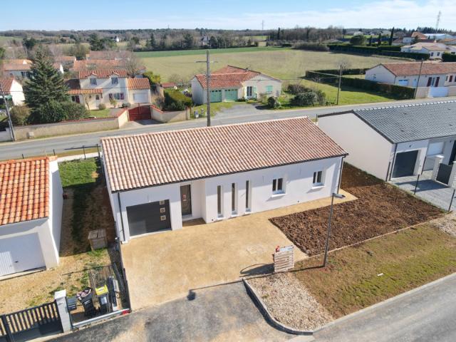 Maison neuve de plain pied, 4 pièces, 3 chambres, garage, t