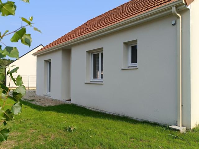 Maison neuve de plain pied à Jouy le Potier, proche centre b